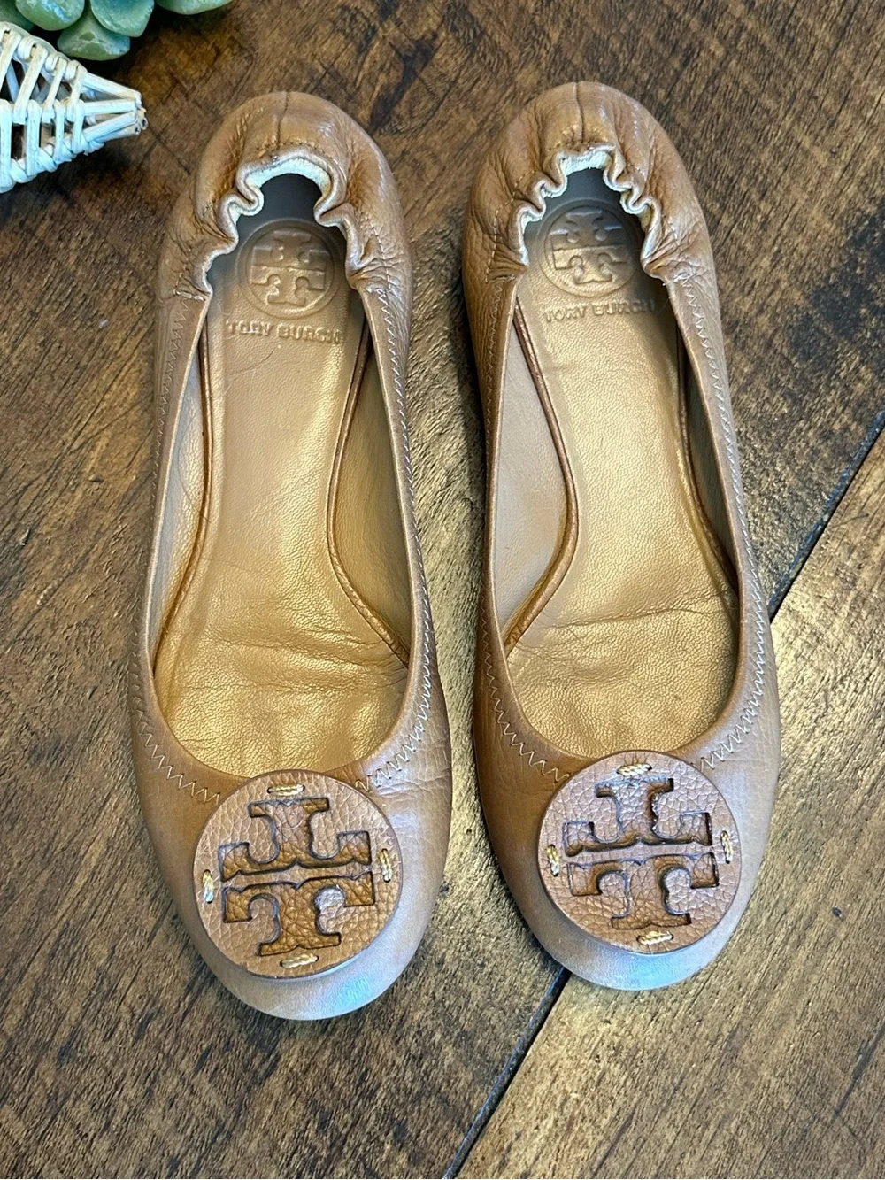 Tory Burch | Reva Tumbled Leather Travel Ballet Flats in Royal Tan, Size 7.5/8